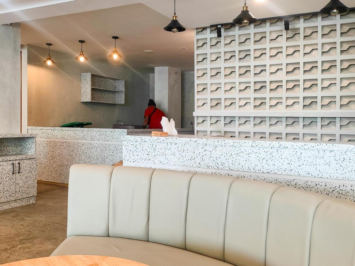 Travel Biz Hotel Medan Mitra Reddoorz Екстериор снимка
