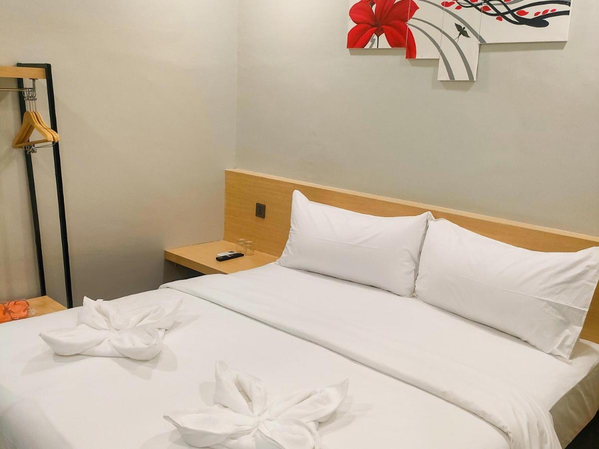 Travel Biz Hotel Medan Mitra Reddoorz Екстериор снимка