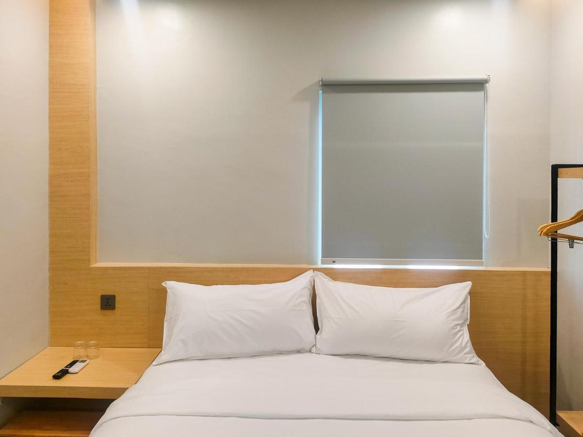 Travel Biz Hotel Medan Mitra Reddoorz Екстериор снимка